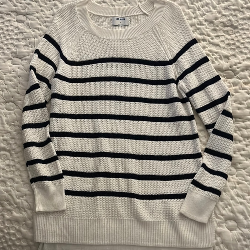 Old Navy Sweater